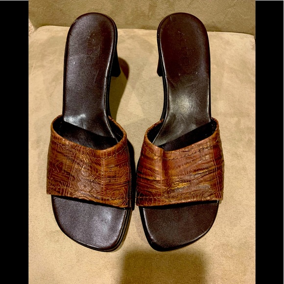 Bronze open toed mules 💥 - Picture 2 of 7